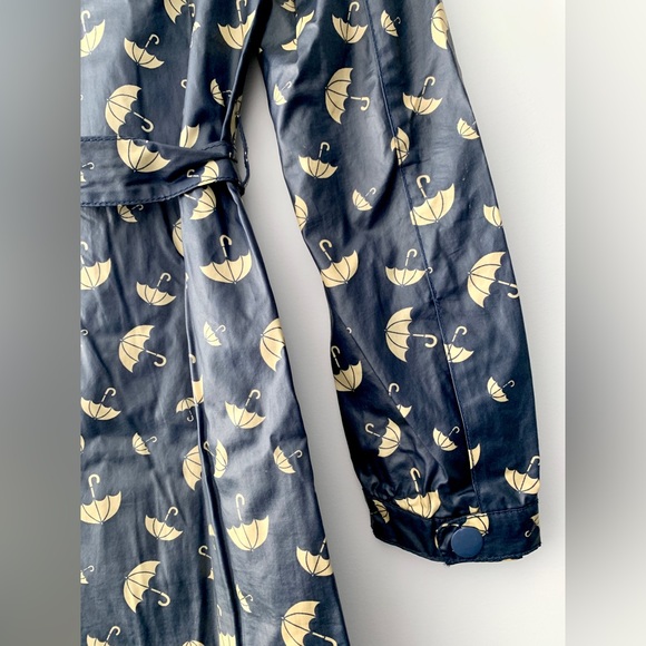 Super cute ☂️ well-loved H&M navy umbrella print hooded belted trench RAINCOAT - Picture 5 of 8